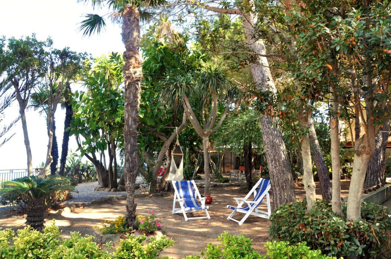 Le Mannare Case Vacanze Di Metopa Srl Piano Conte Exterior photo