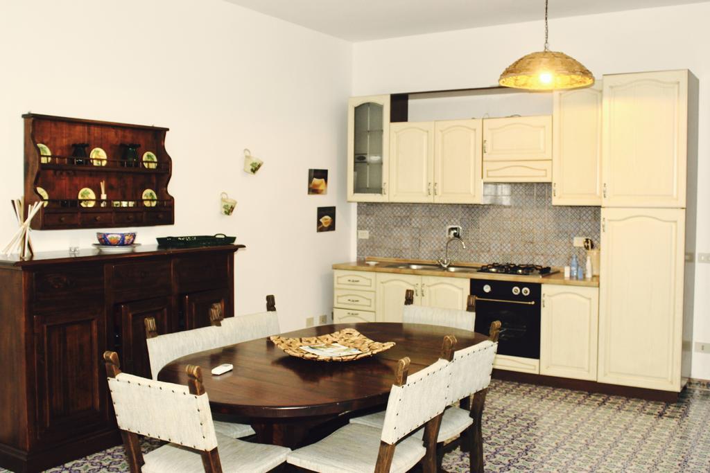Le Mannare Case Vacanze Di Metopa Srl Piano Conte Exterior photo