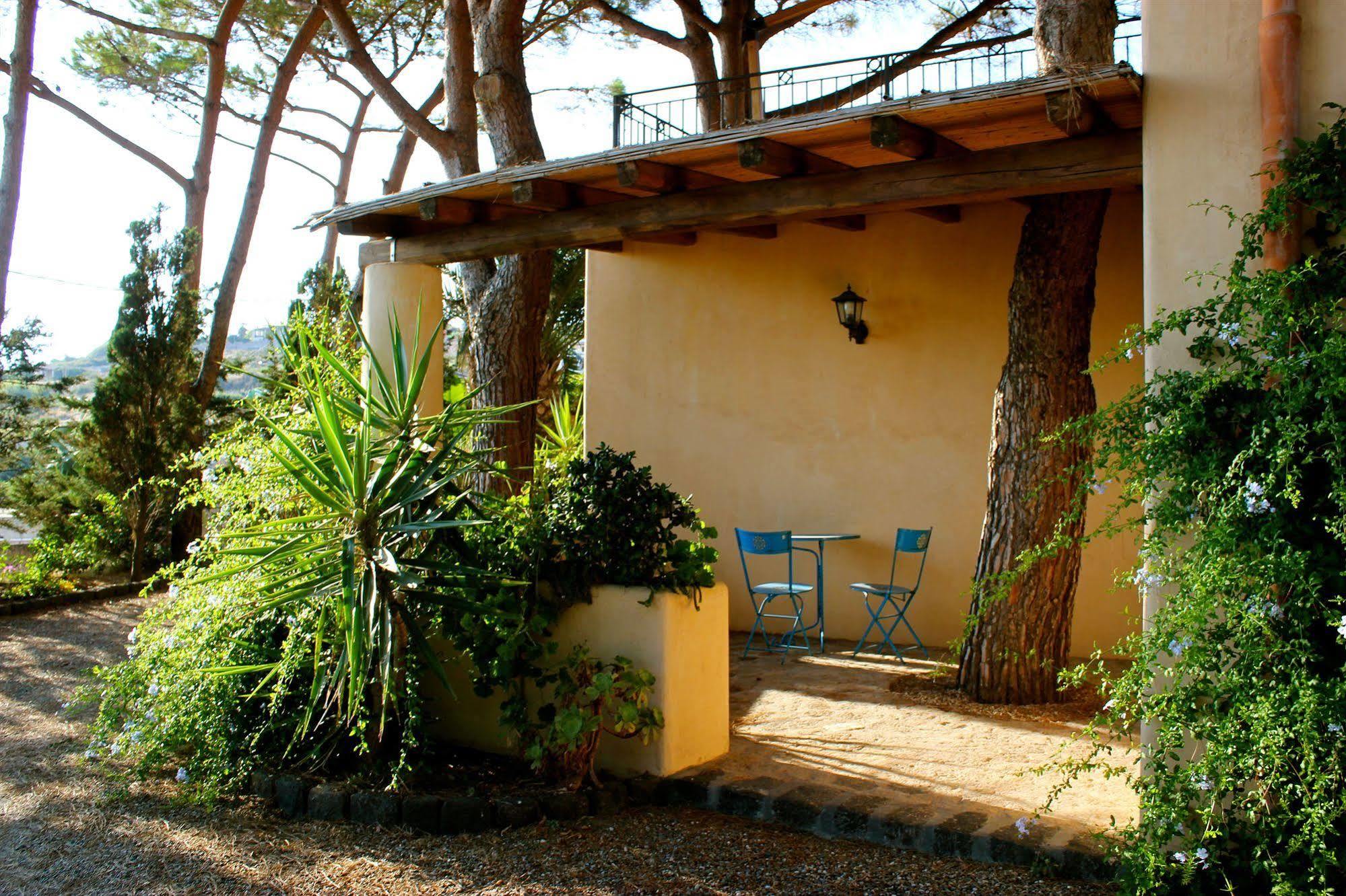 Le Mannare Case Vacanze Di Metopa Srl Piano Conte Exterior photo